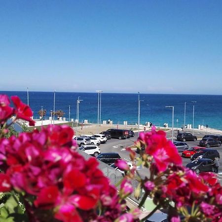 Gallery Art - Sea View โมโนโปลี ภายนอก รูปภาพ