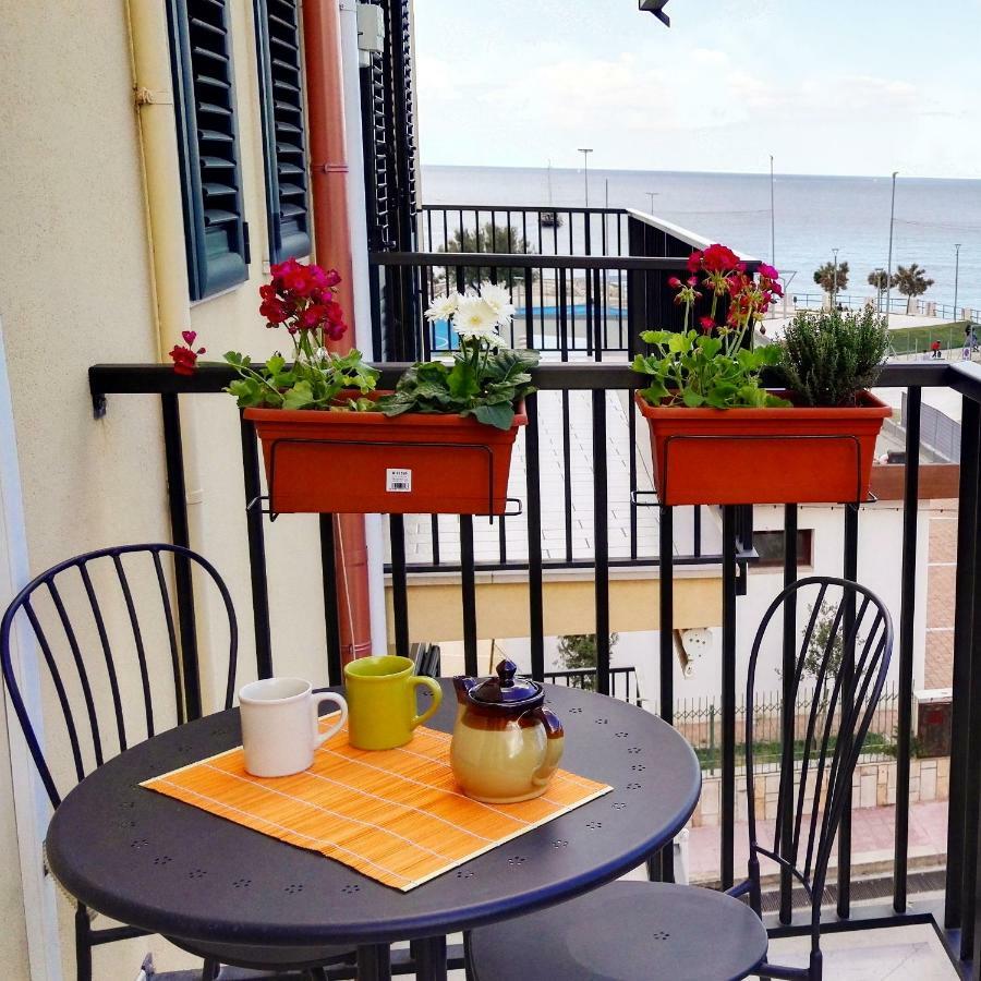 Gallery Art - Sea View โมโนโปลี ภายนอก รูปภาพ