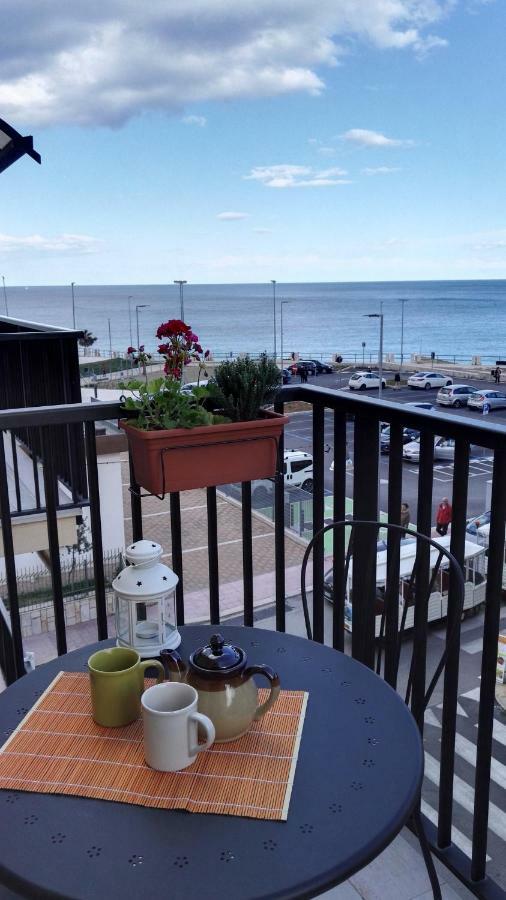 Gallery Art - Sea View โมโนโปลี ภายนอก รูปภาพ